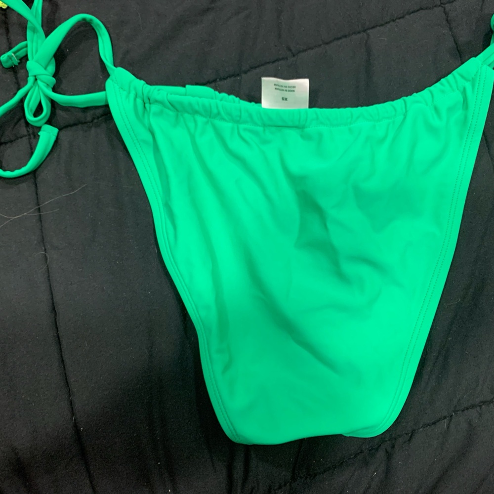 Green cheeky bikini set